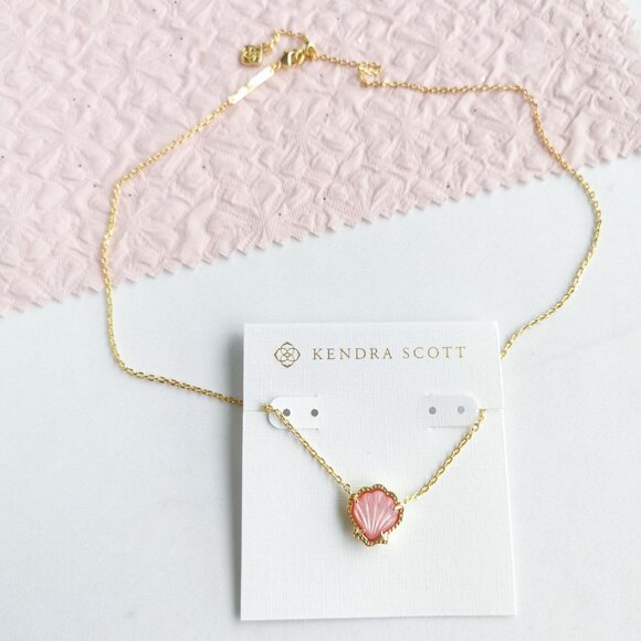 Kendra Scott Brynne Blush Ivory Mother-of-Pearl Shell Necklace - Picture 3 of 4